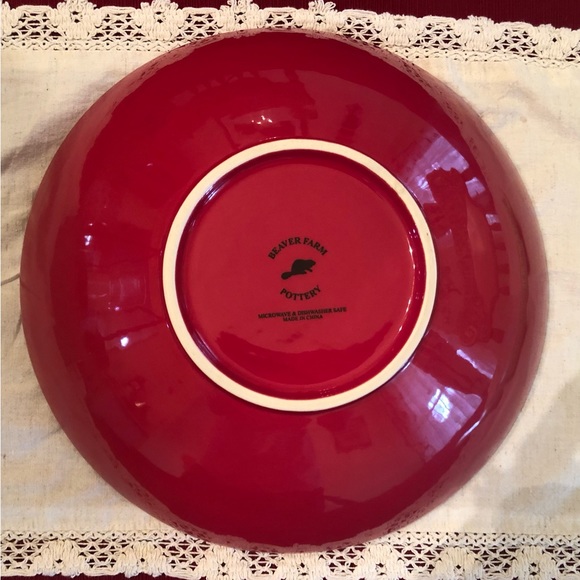 Large Red Beaver Farm Pottery Vegetable Dish - Picture 3 of 4